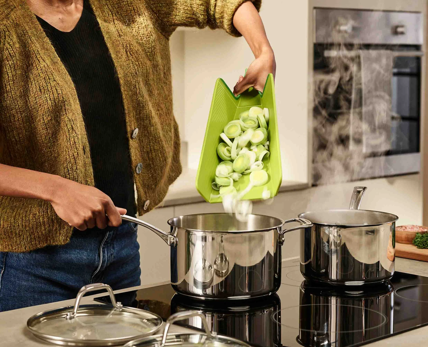 Joseph Joseph Snijplank Chop2Pot Plus 45 X 26 - Opvouwbaar - Groen - Afbeelding 2