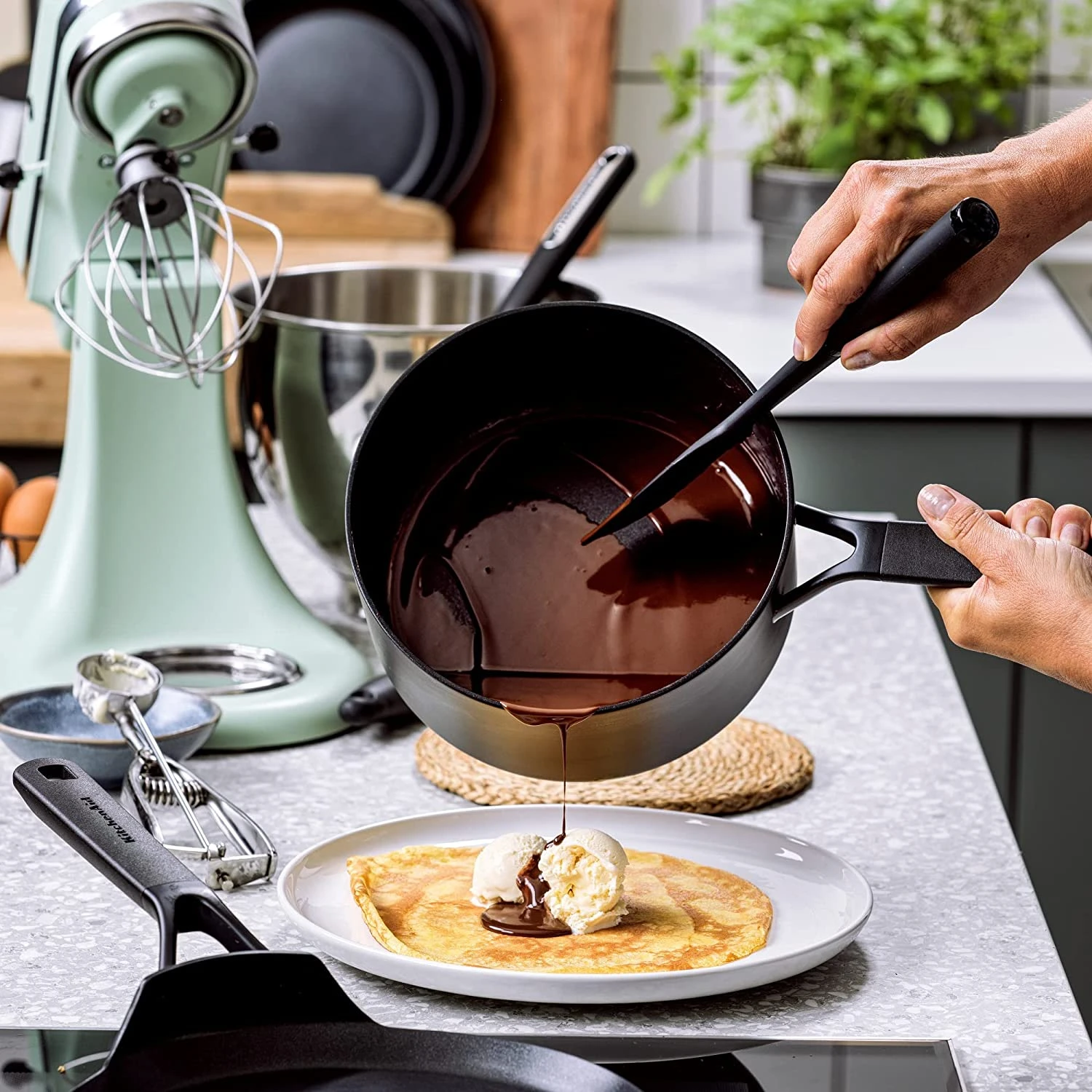 KitchenAid Steelpan Classic Forged - ø 20 Cm / 3.1 Liter - Keramische Anti-aanbaklaag - Afbeelding 3