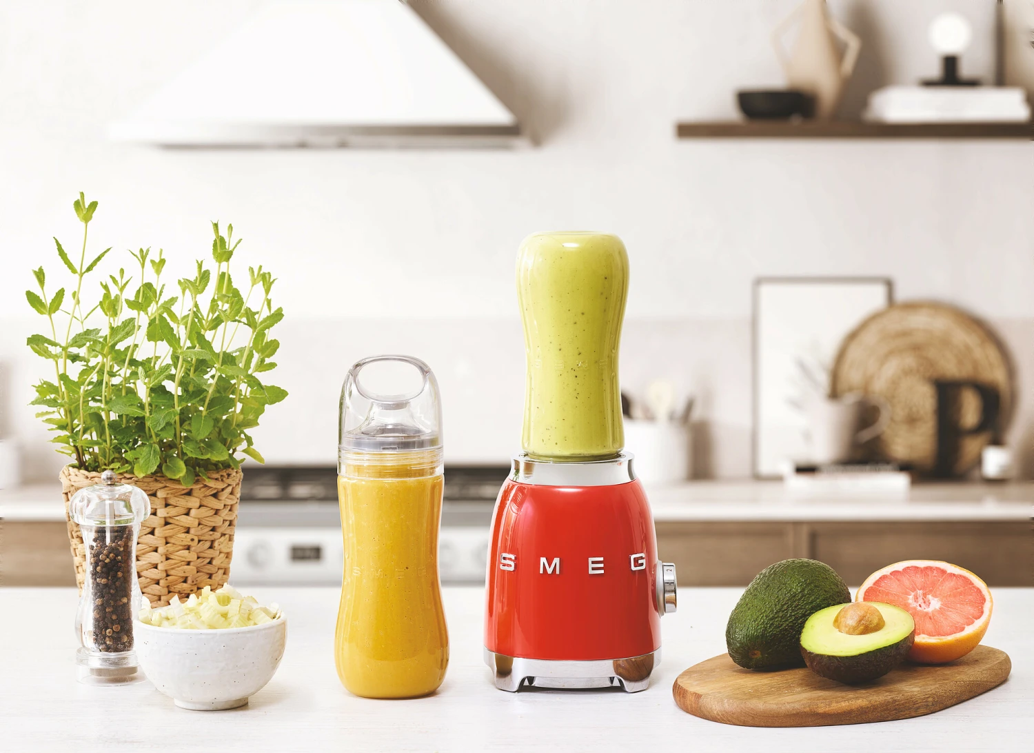 SMEG Smoothie Blender - Compact - Rood - 600 Ml - PBF01RDEU - Afbeelding 3